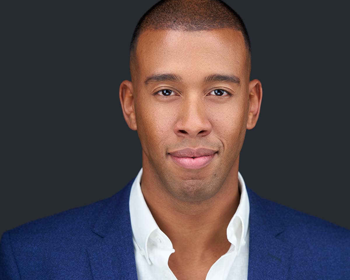 Headshot profissional em estúdio em Coimbra