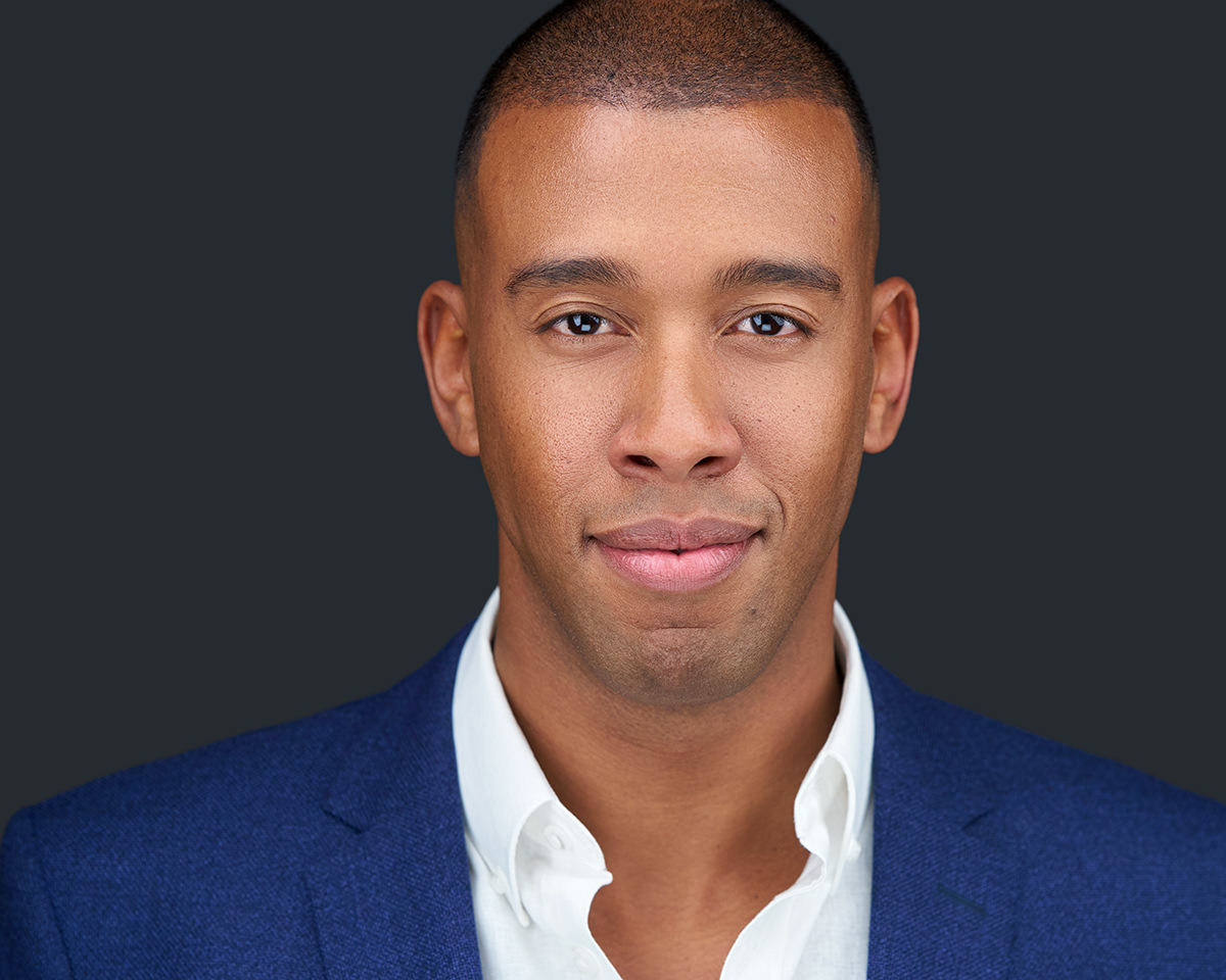 Headshot profissional em estúdio em Coimbra